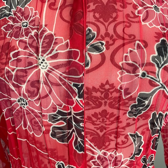 Gorgeous floral blouse by INC International Concepts. - Picture 3 of 6